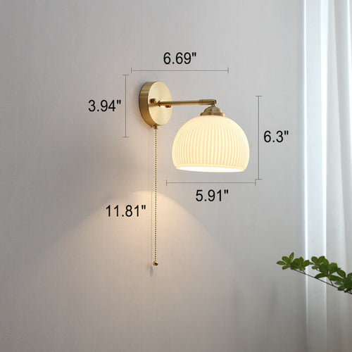 Maqiato | Contemporary Glass & Brass Wall Light