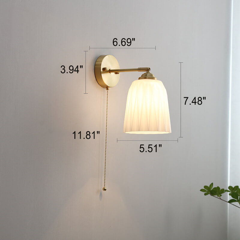 Maqiato | Contemporary Glass & Brass Wall Light