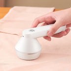 Maqiato | Rechargeable Fabric Shaver in White