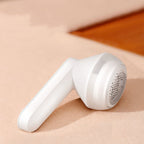 Maqiato | Rechargeable Fabric Shaver in White