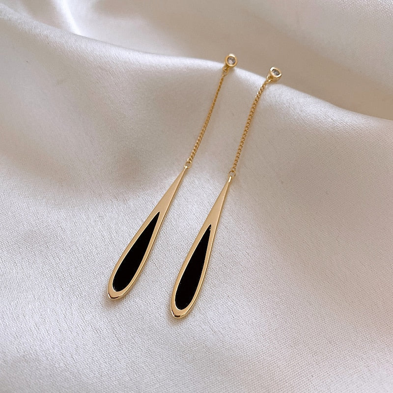 Maqiato | Women's Black Statement Earrings