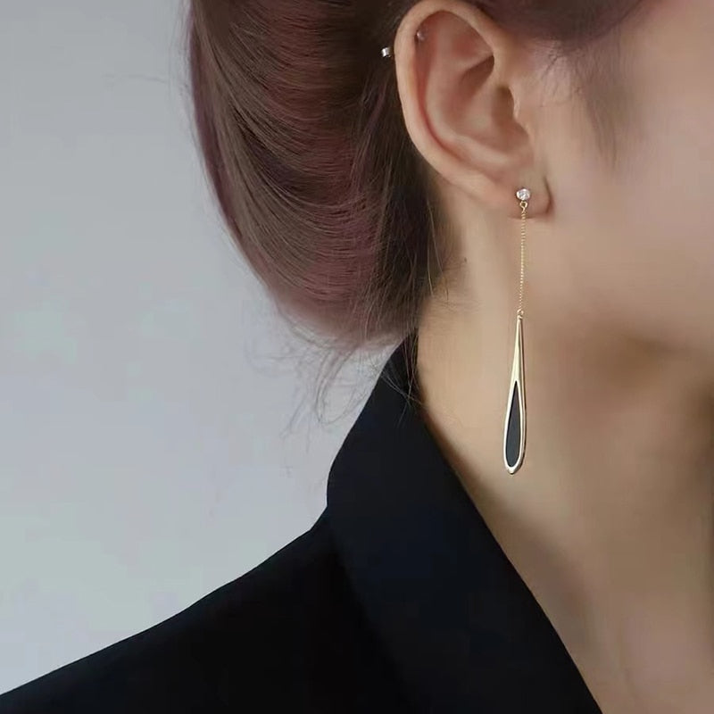 Maqiato | Women's Black Statement Earrings