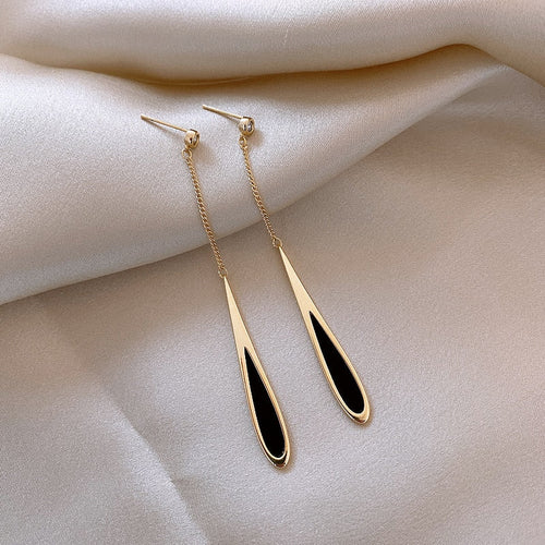 Maqiato | Women's Black Statement Earrings