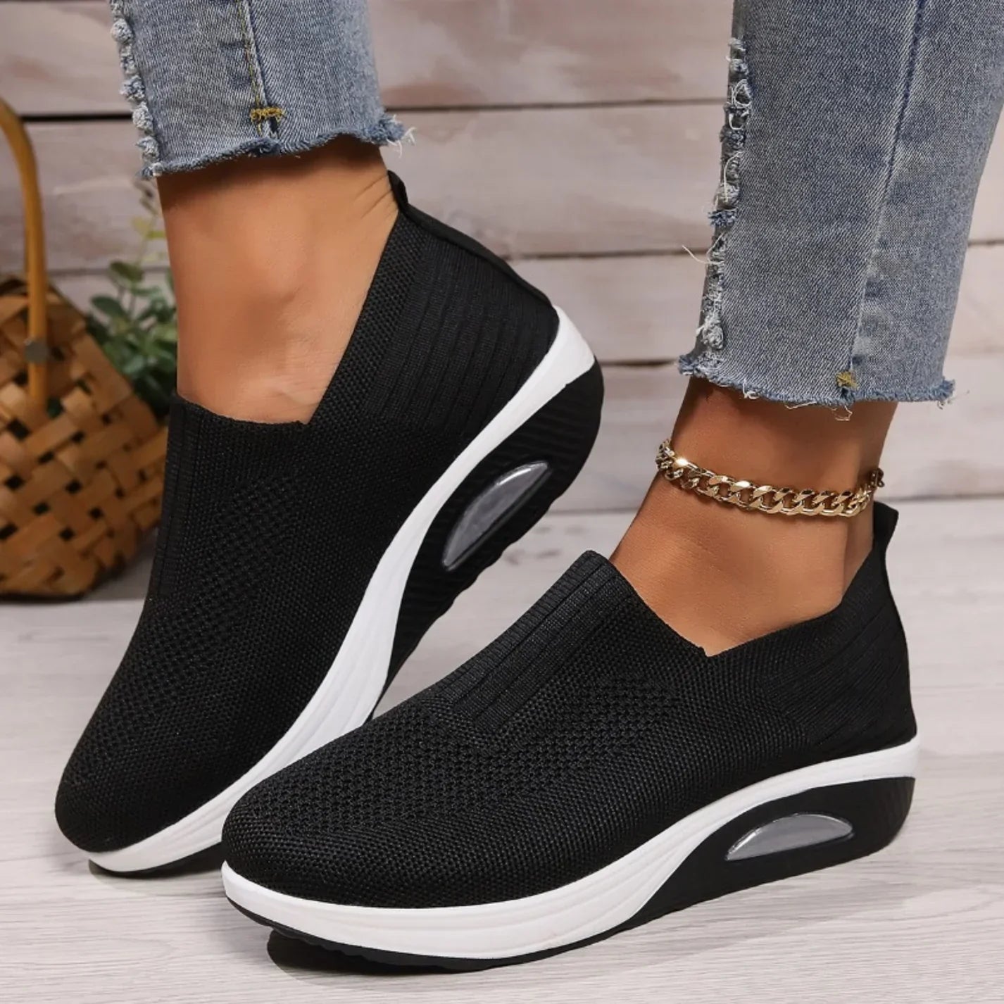 Maqiato | Women's Cushioned Wedge Slip-On Sneakers