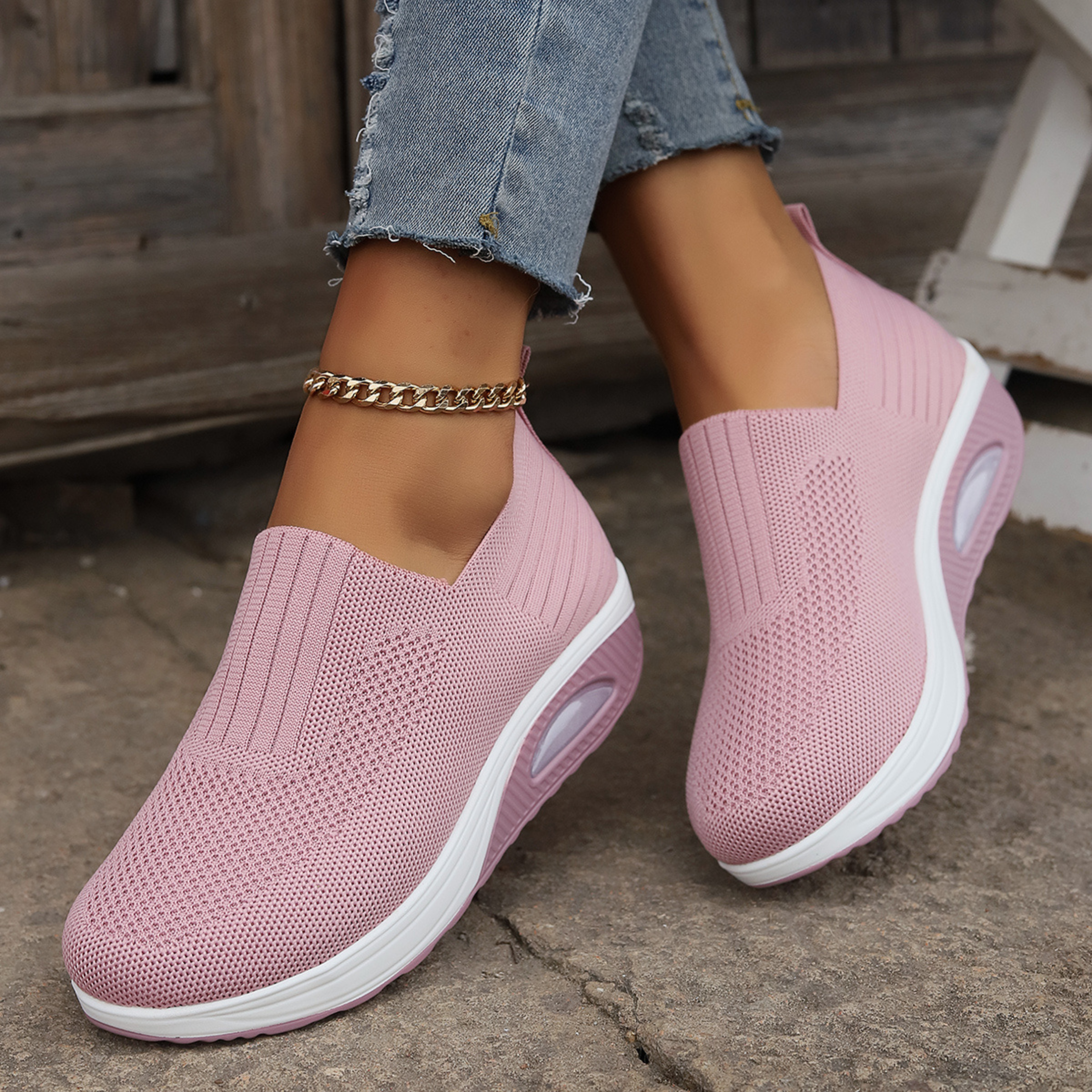 Maqiato | Women's Cushioned Wedge Slip-On Sneakers