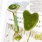 Maqiato | Women's Gua Sha & Jade Roller Set